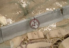 Royal Model 1/35 Road Accessories No.1 Jersey Concrete Step Barrier (8 pcs) 084