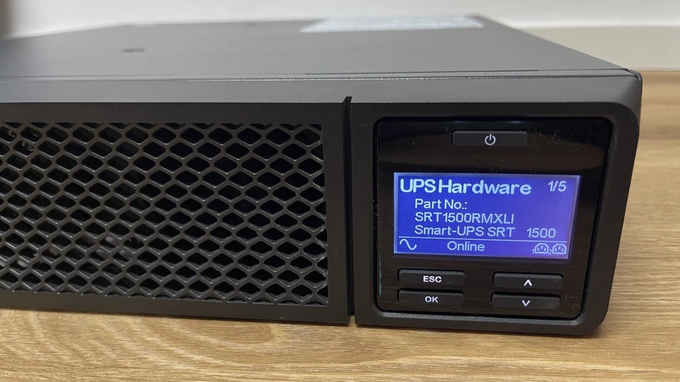 APC SRT1500RMXLI UPS USV New cells / Neue Akkus! 1500VA 1500W Notstromversorgung - Bild 3 von 3