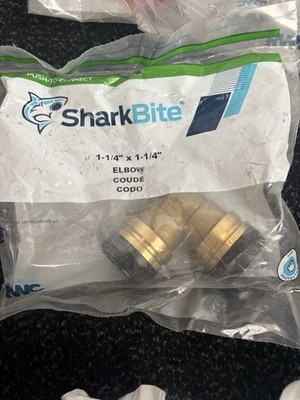 SharkBite UXL0235 Brass 1-1/4'' X 1-1/4'' 90 Degree Elbow
