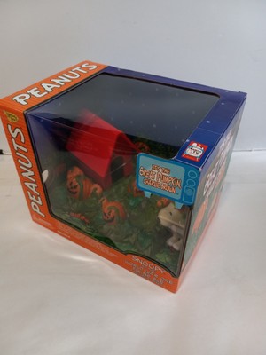 Peanuts Memory Lane It s The Great Pumpkin Charlie Brown Snoopy Flying Ace 2002