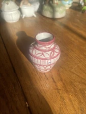 VINTAGE ARTS & CRAFTS DECO POTTERY VASE ABSTRACT FLORAL JAPAN Red And White