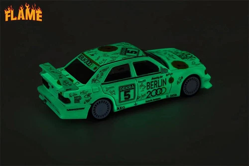 Flame 1:64 190E W201 Evo Berlino 2000 livrea #5 collezione auto luminescenza - Foto 4 di 4
