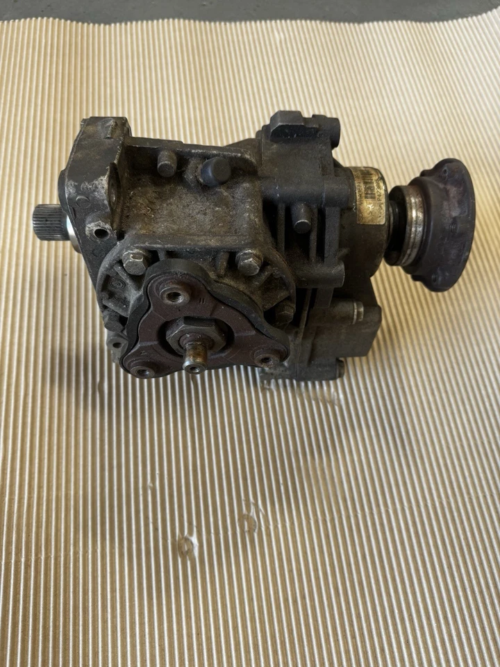 Skoda Yeti 4x4 Manual Transfer Box VAA350 + 0AV4090539 ZSB 0 409 053 VW AG — 第 3/4 张图片