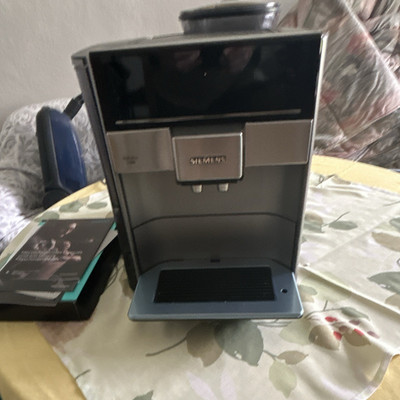 Siemens EQ6 plus s500 Kaffeevollautomat Kaffeemaschine Schwarz/Silber