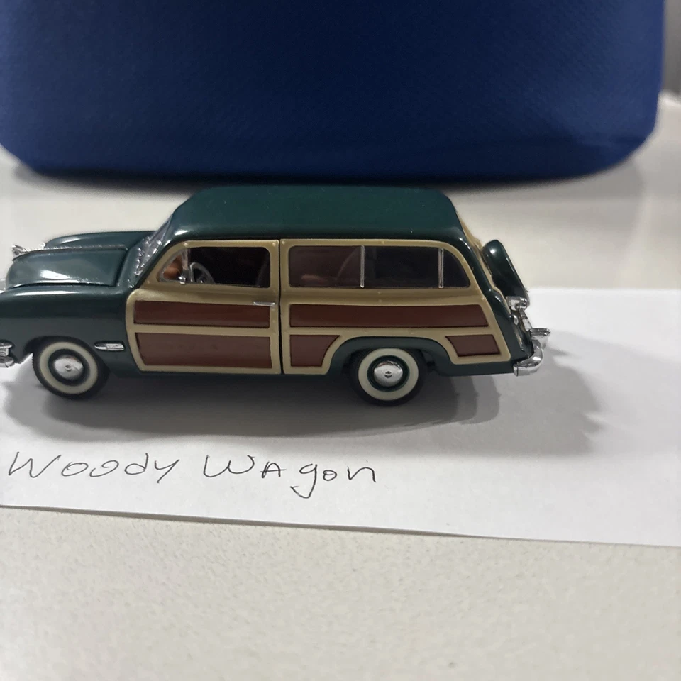 Franklin Mint 1:43 Diecast 1950 Ford Woody Wagon Dark Green Wood Panels no box - Image 2 of 4
