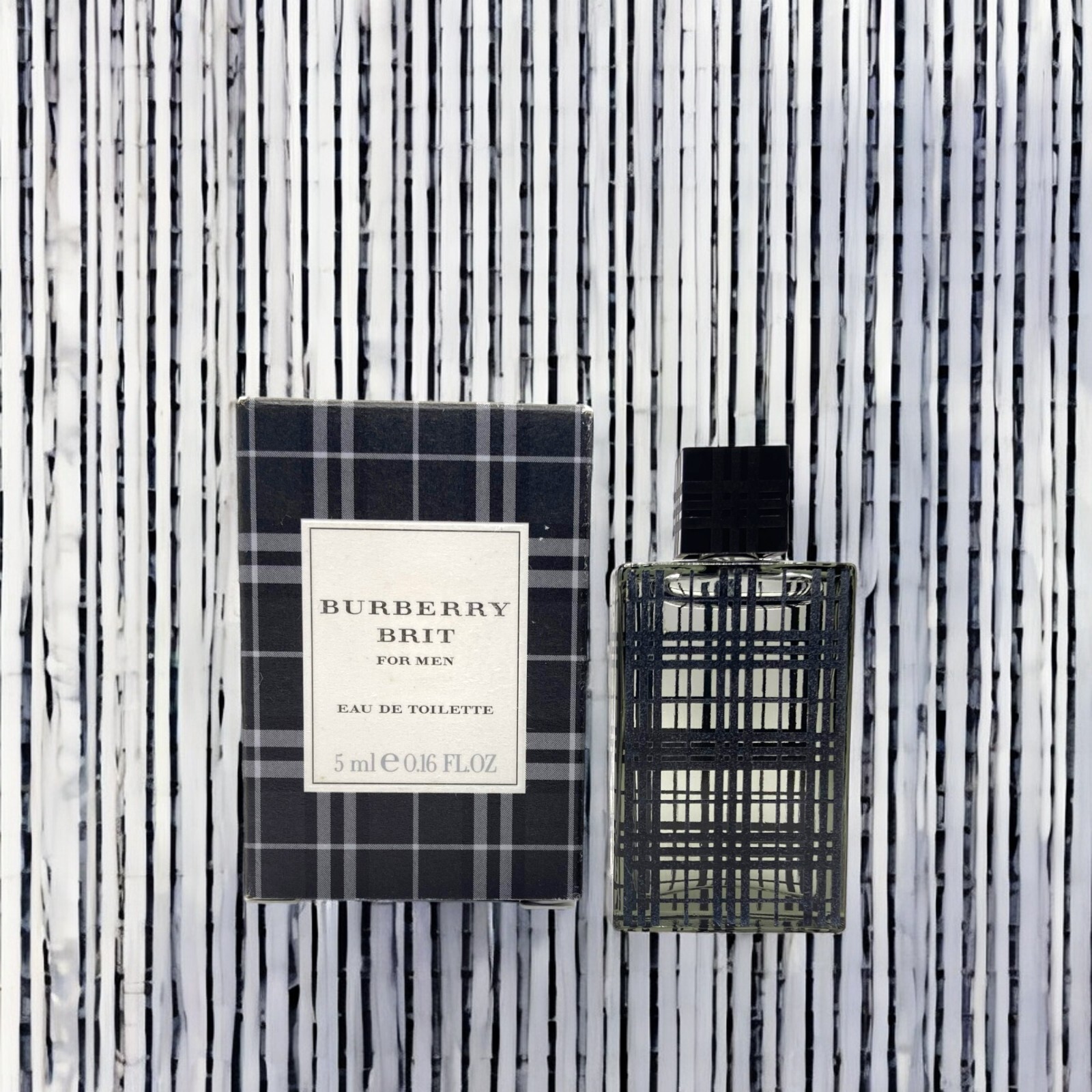 Burberry Brit Men MINIATURE Eau Toilette 5ml ⭐⭐. Great winter scent!