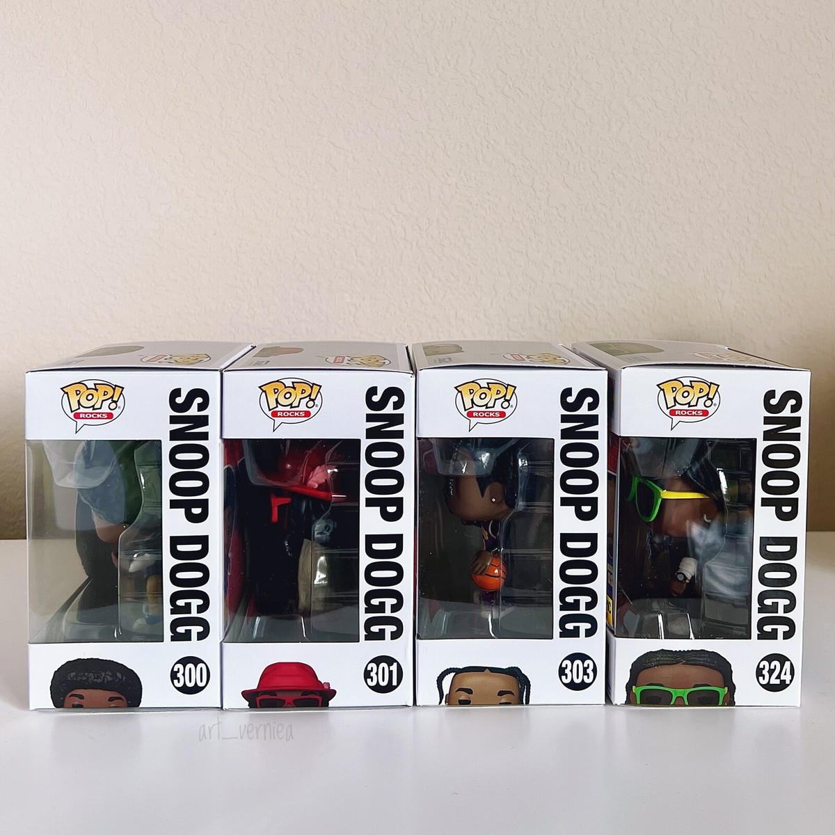 Funko Pop! SNOOP DOGG SET Lakers Jersey #303 LE 15K, #300