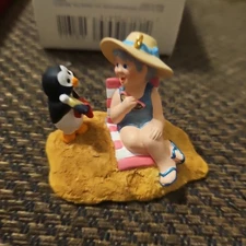 Hallmark Keepsake ornament Mrs. Claus’s Holiday 2000 Beach Penguin Christmas