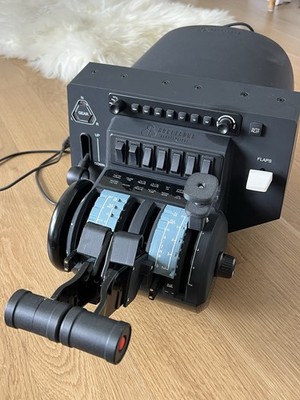 Neuwertiger Honeycomb Bravo Throttle Quadrant mit gebrauchtem Airbusmount