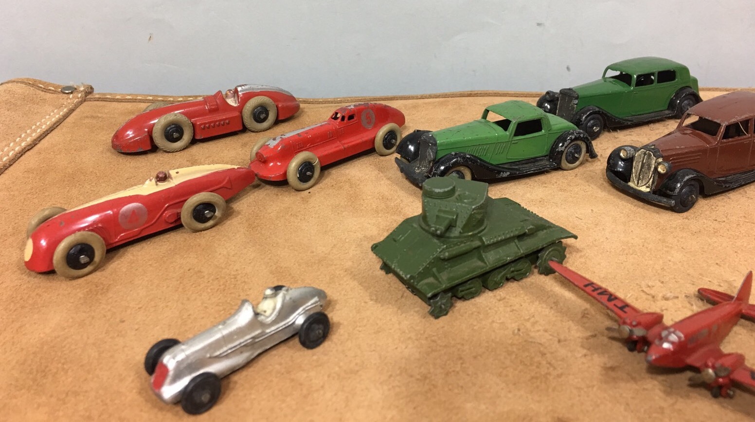 Picture 3 of 12