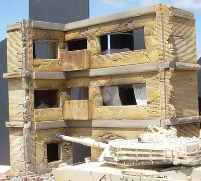 Dioramas Plus 1/35 3-Story Apartment Ruined Middle Eastern Building Section DP12