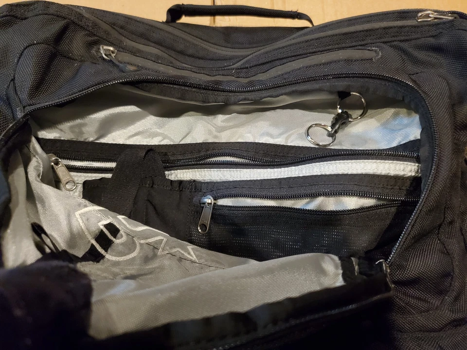 Mochila de mano convertible de viaje marca Rockstar Games Patagonia Foto 4 de 4