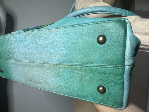 Borsa a mano Anuschka in pelle dipinta a mano - Nuova con etichette - Viola e fiori d'acqua - Foto 11 di 19