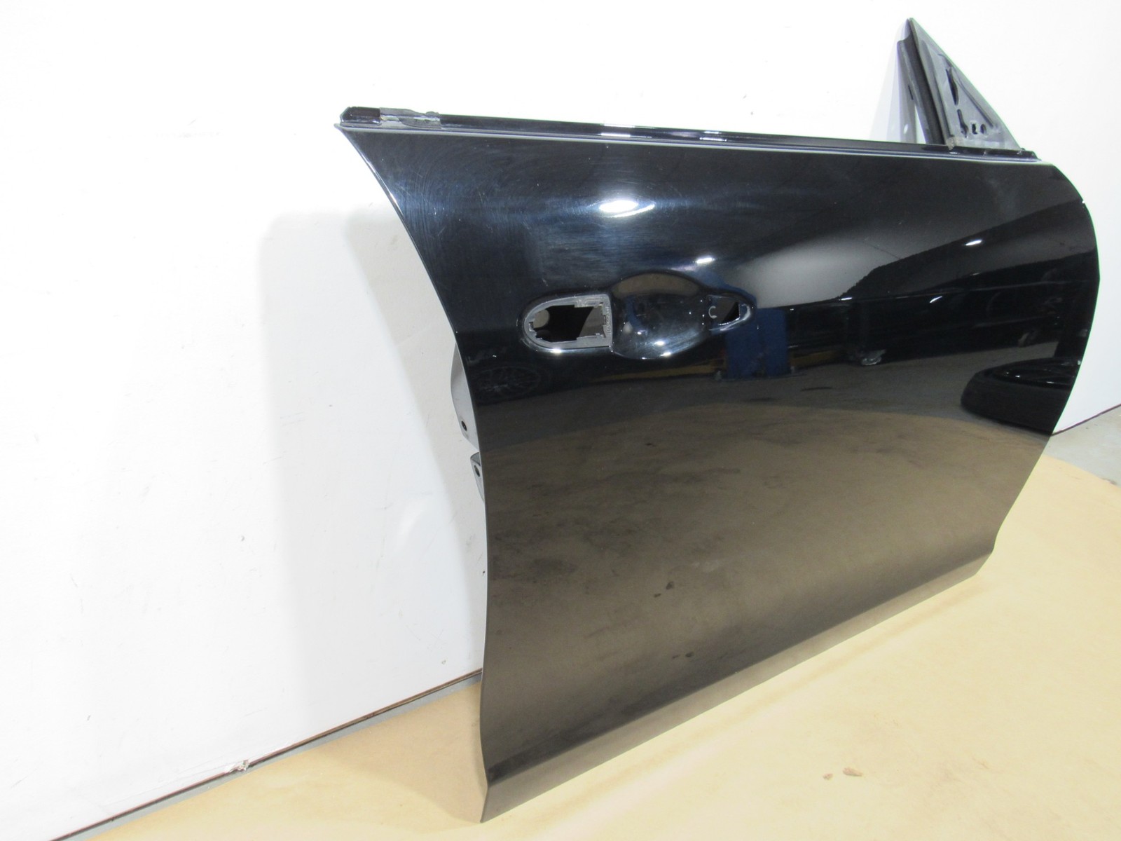 14-19 Maserati Quattroporte 2016 Front Right Passenger Door Shell ;:M