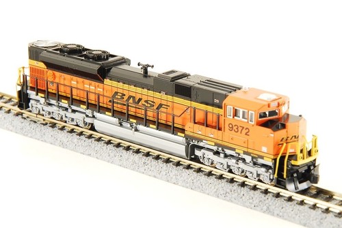 KATO N-Scale #176-8418 EMD SD70ACe BNSF #9372 Hecho en Japón Calibre N | Condition: Used