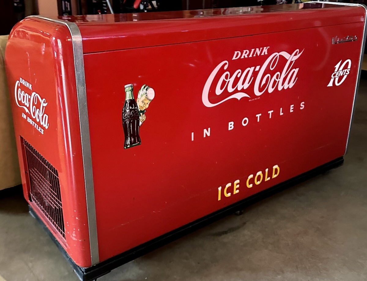 Rare Vintage 1950s Victor 3 Door Coca-Cola Cooler with 4 Stools