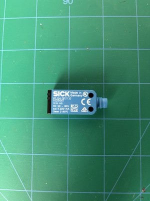 SICK WLG4-3P2132 1029567 Sensor (NEW, OPEN BOX)