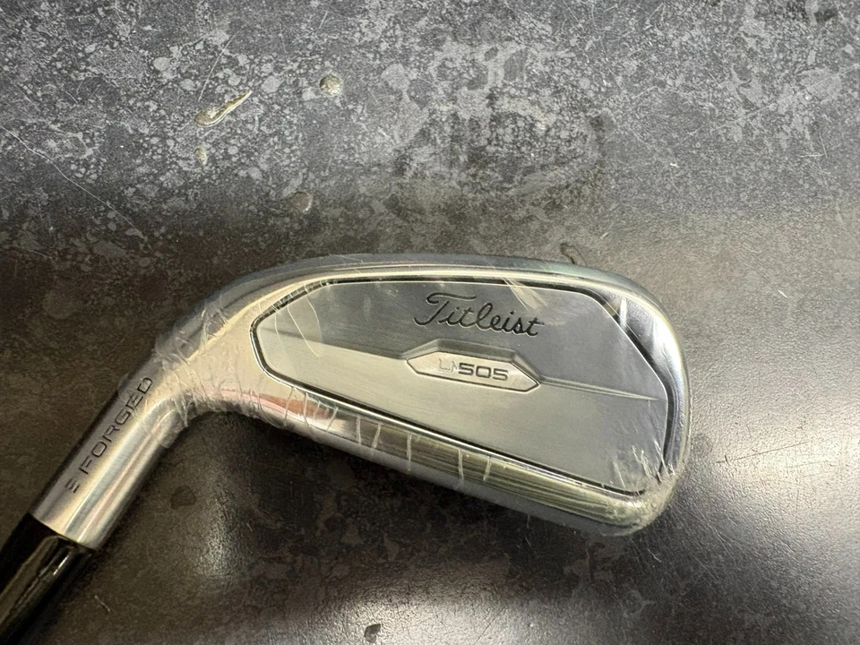 LEFT HANDED TITLEIST U505 #2 UTILITY IRON - ACCRA TOUR Z RED STIFF FLEX SHAFT - Image 2 of 4