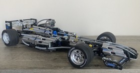 Lego Technic 8458 F1 Silver Champion Formula 1 Race Car Set 100% Complete 2000