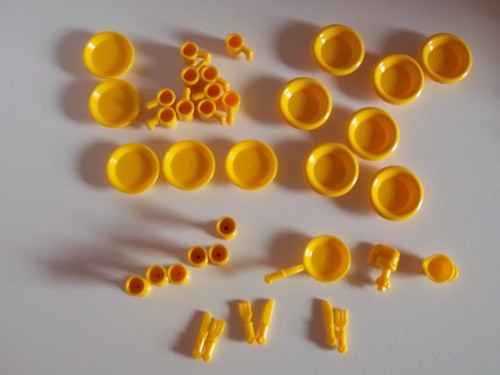 37x LEGO Yellow food accessories, goblets, dishes, mixer, bowl, cutlery +++ - Picture 2 of 2