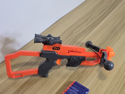 Nerf Gun Star Wars The Force Awakens Chewbacca Bowcaster Bow, Scope + Bullets - Picture 2 of 5
