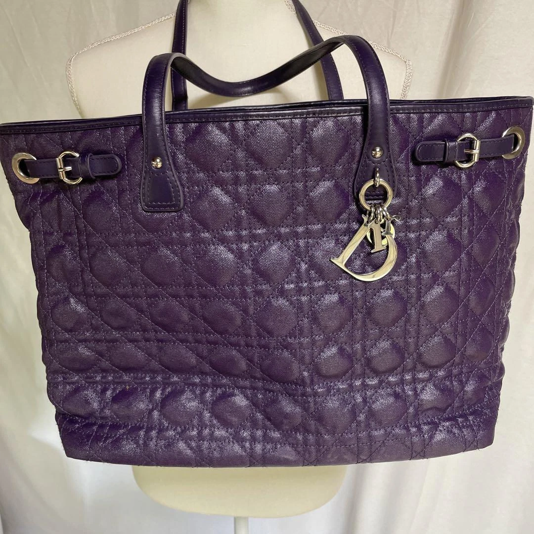 Sac fourre tout Christian Dior logo breloque violet