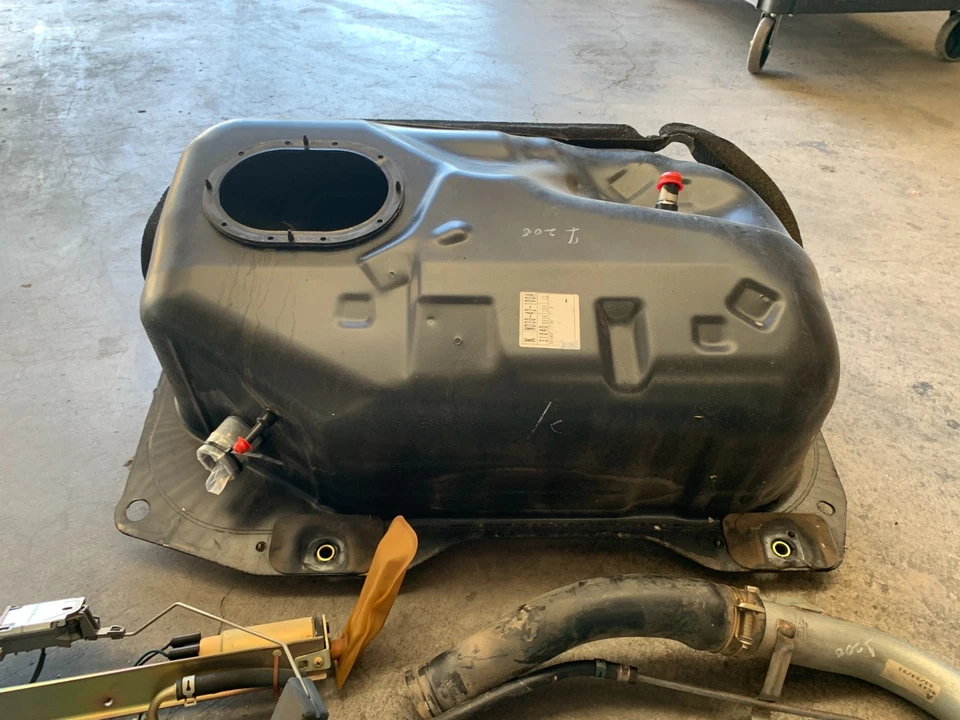 Mazda Miata 2001-2005 OEM tanque de combustible de gasolina suspensión de combustible bomba juego de cuello de llenado 01-05 Foto 4 de 4