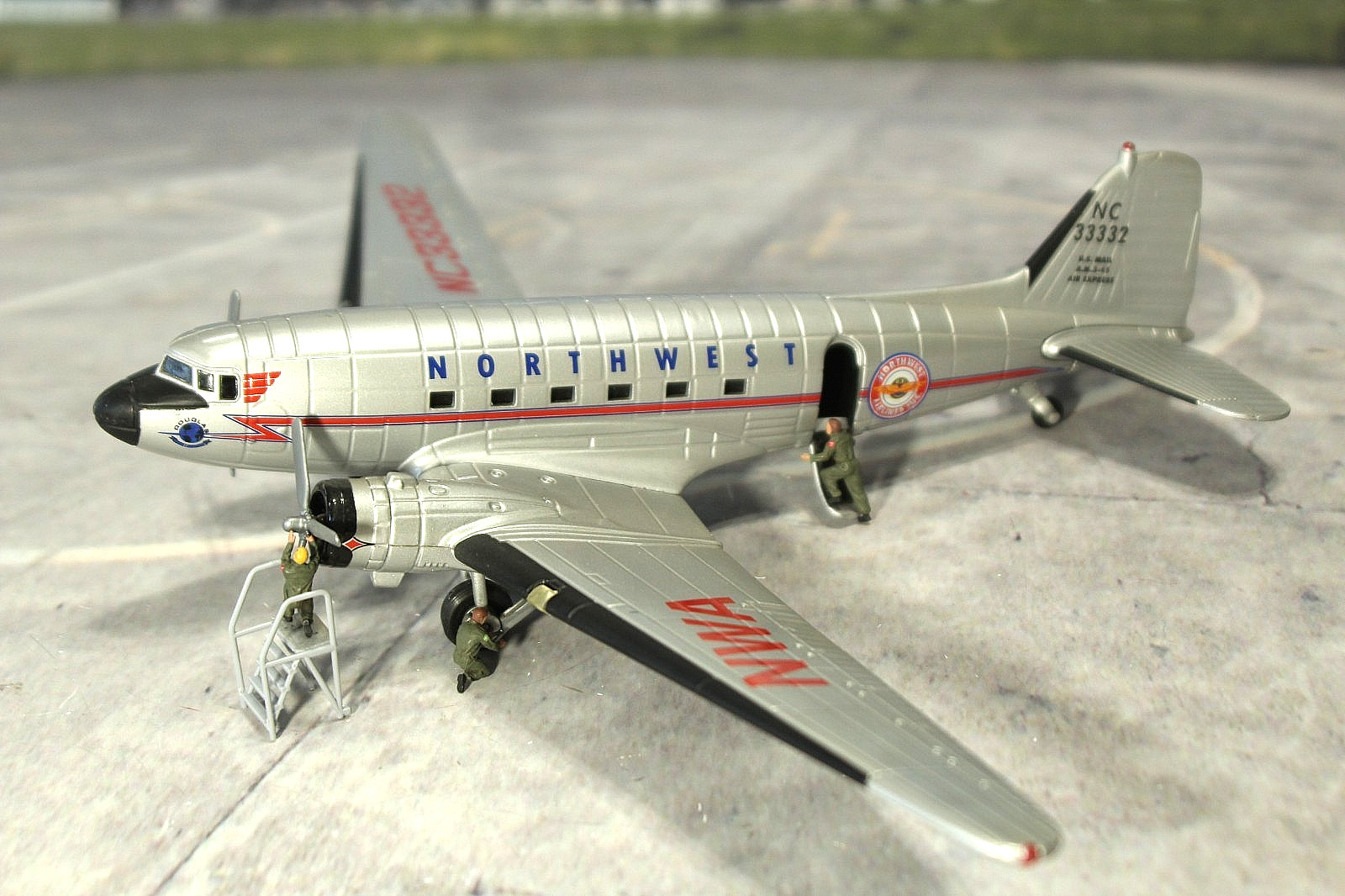 Historic Douglas DC3 Northwest Airlines 1:72 Scale EXTREMELY RARE