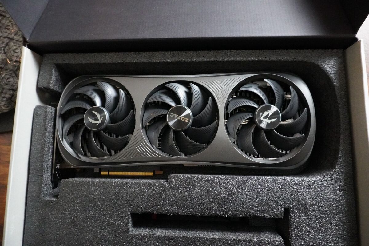 ZOTAC GAMING GeForce RTX 4090 Trinity OC 24GB GDDR6X ZOTAC GAMING GeForce RTX 4090 Trinity OC 24GB GDDR6X