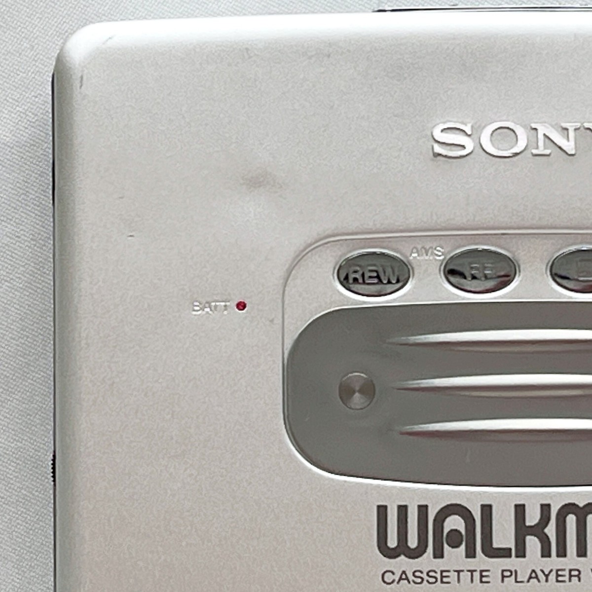 SONY WM-EX811カセットプレーヤー(美品) SONY WM-EX811 1995 Walkman W/Battery box Cassette Player