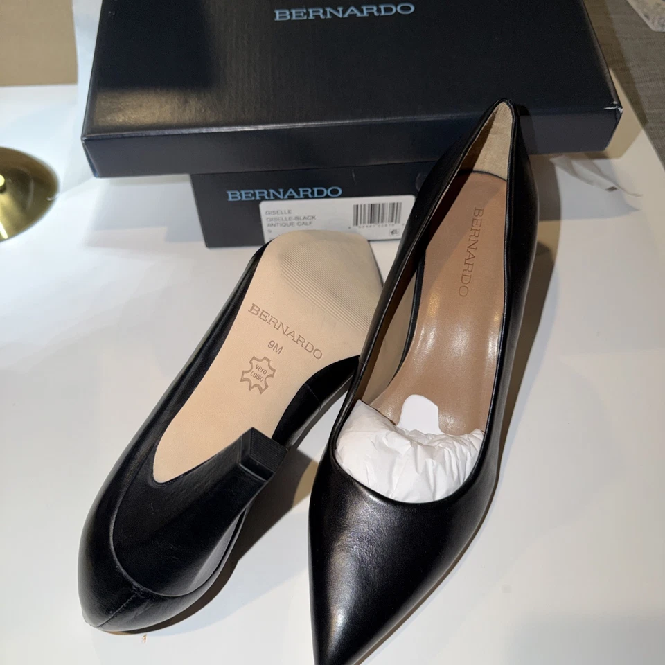 Zapatos de salón Bernardo Giselle puntiagudos negros talla 9 Foto 4 de 4