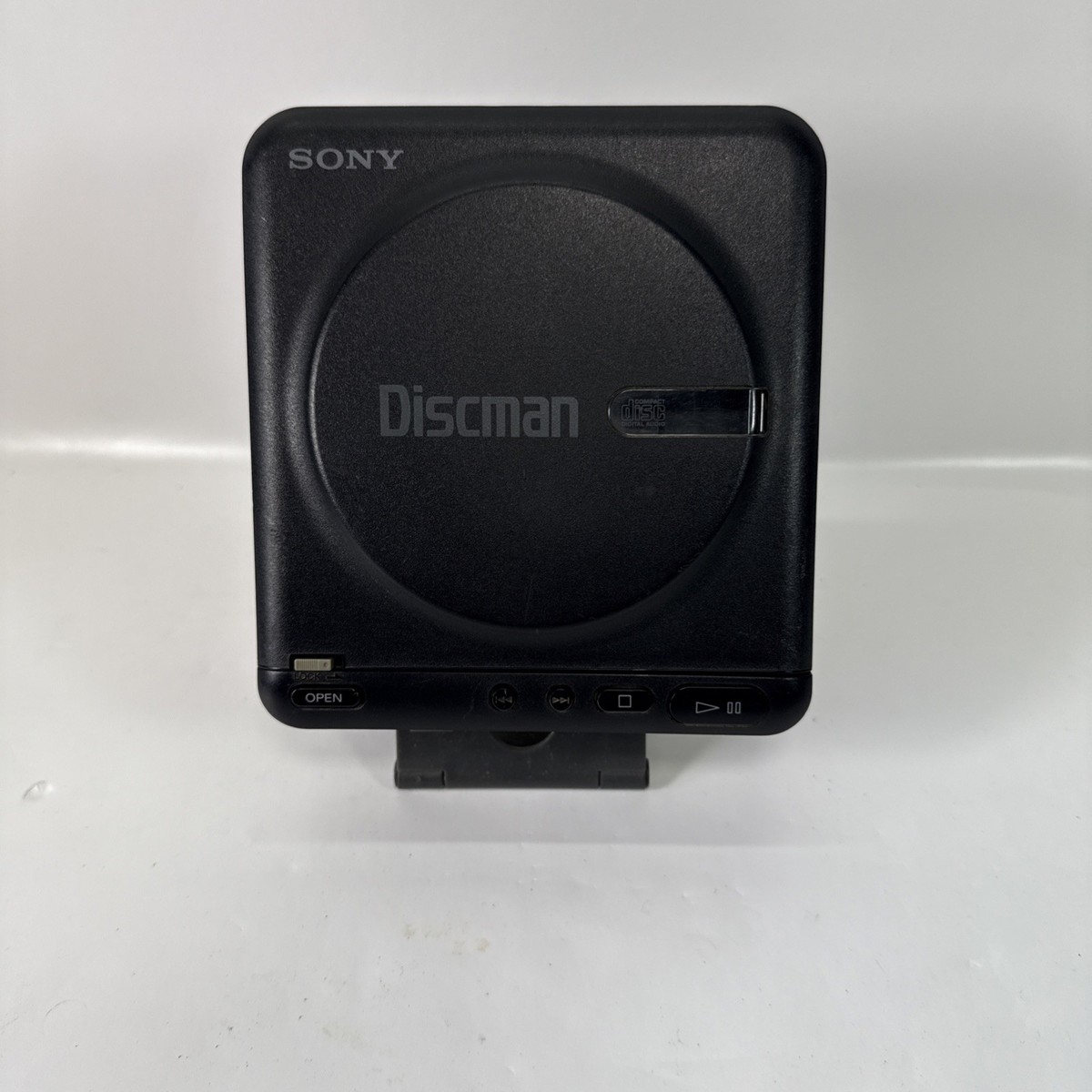 HINGE FLAW) Vintage SONY Discman Personal CD player D-20 Walkman