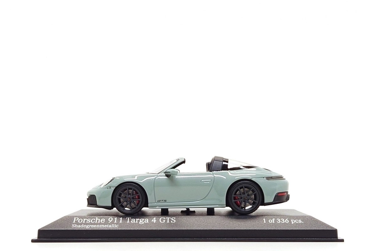 Minichamps 1:43 Porsche 911 Targa 4 GTS (992.2) in Shade Green