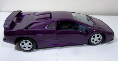 Maisto Purple Lamborghini Diablo SE 30th Anniversary DieCast