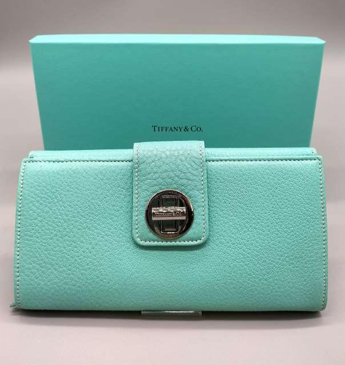 Authentic TIFFANY & Co. Continental Turn Lock Long Wallet Authentic TIFFANY & Co. Continental Turn Lock Long Wallet