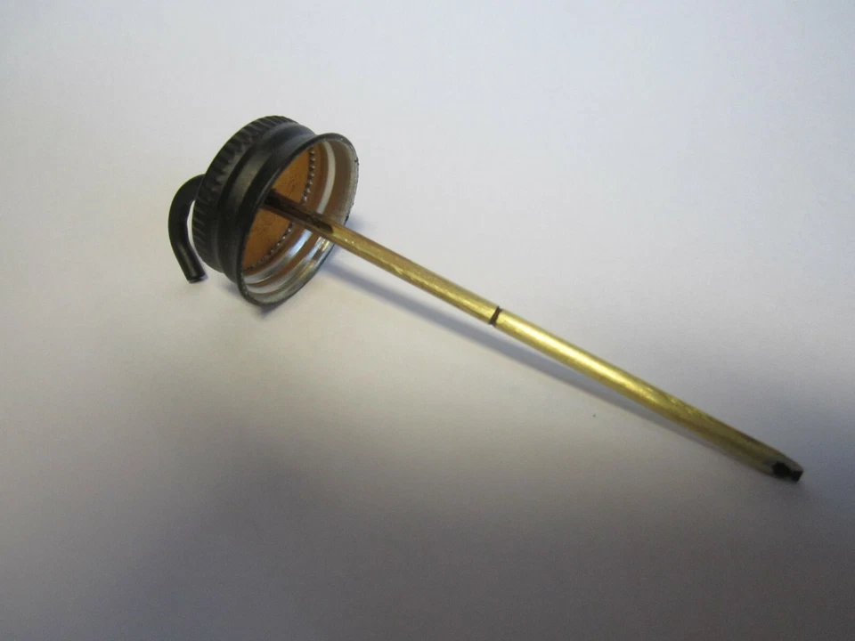 Tapa depósito freno Piper Cherokee "Style" con varilla de inmersión Foto 4 de 4