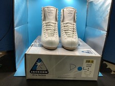 Entre FS 2330 size 4 Wide NEW boots only