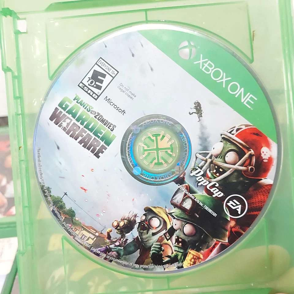 Lote de 7 juegos Xbox One: Mortal Kombat, Minecraft, WWE 2K20, Assassin's Creed Foto 2 de 4