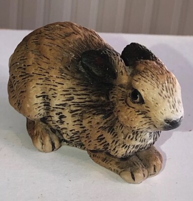 Hand Painted Artist Lucchesi Faro Italy Bunny Rabbit Figurine 2.25  Long