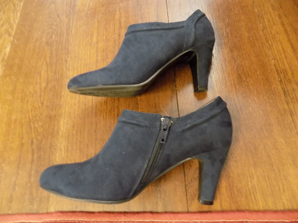 Ann Marino 3" Tacones Azul Marino Gamuza Botines Botas Usadas en Excelente Condición Talla 6 Elegante Limpio Foto 4 de 4