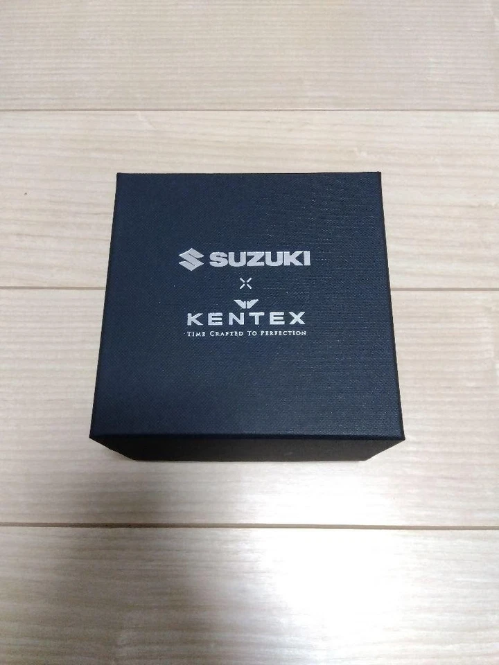 Reloj colaboración KENTEX SUZUKI MOTO-R GSX-R cantidad limitada 300 piezas Foto 3 de 4