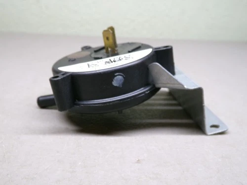 LENNOX ARMSTRONG 65288900 FURANCE AIR PRESSURE SWITCH 086WC