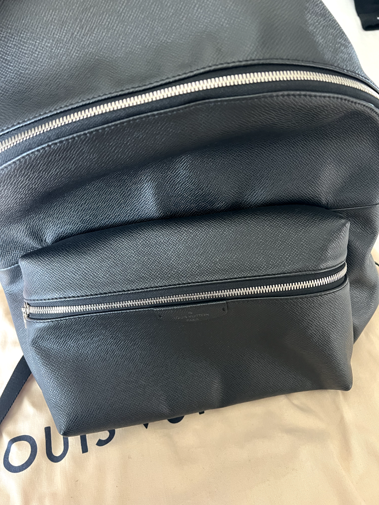 LOUIS VUITTON LUXURY Black Taiga Leather Discovery Noir Backpack Rucksack - NEW!