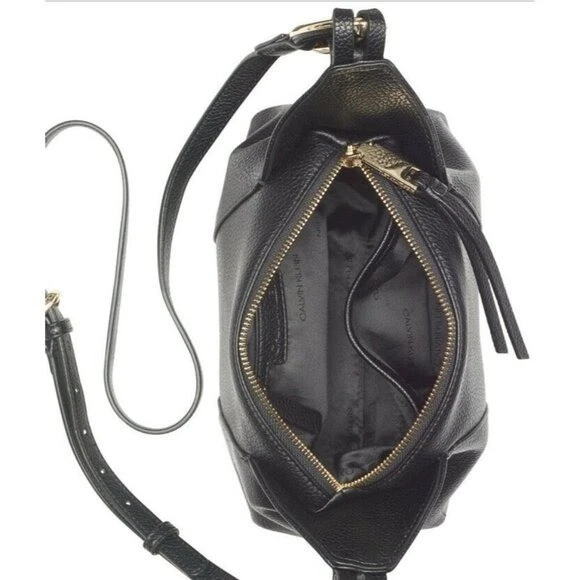 Calvin Klein Women's Black Ivy Crossbody black color bag B000247 - Image 3 of 4