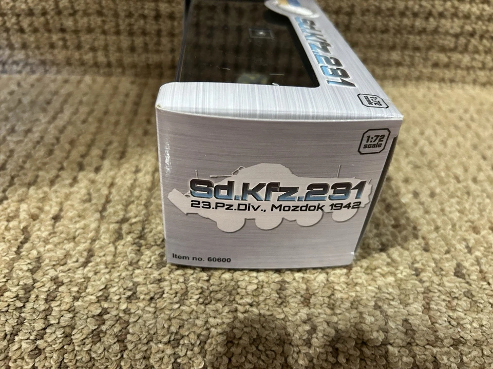 Dragon Armor 1:72 Sd.Kfz.231 Recon Vehicle, Mozdok 1942, No. 60600 - Image 4 of 4
