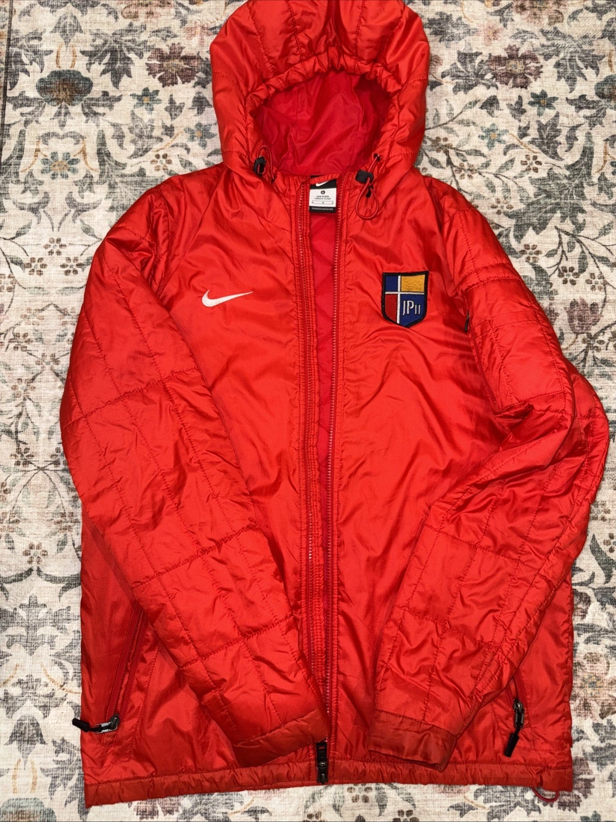 Nike Red Hooded Insulated Jacket JP II Patch Men’s Medium Full Zip