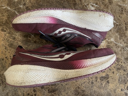 Saucony Triumph 20 Running Shoes Womens Size 9 Sneakers Athletic Training Gym - Picture 2 of 9