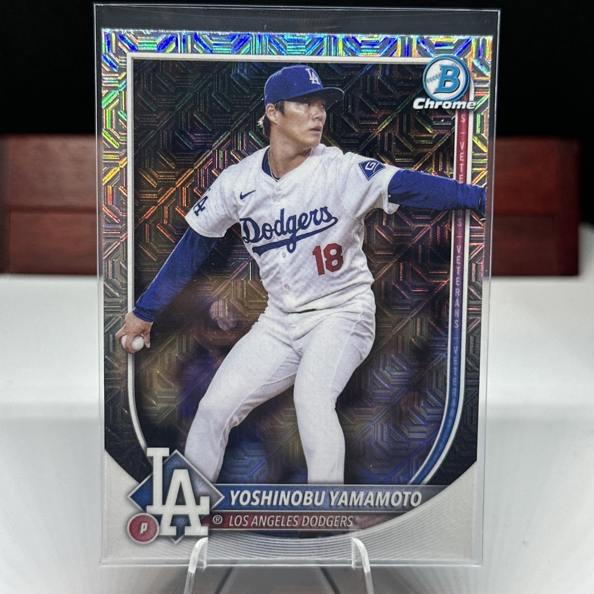 Yoshinobu Yamamoto 💎 2025 Bowman Chrome Mojo Refractor Los