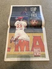 PHILADELPHIA PHILLIES NEWSPAPER Daily News 2006 AARON ROWAND w/ CENTERFOLD CATCH