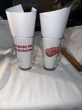 Set Of 2 Detroit Red Wings The Hockey Beer For Hockey Town Applebee’s Beer Mugs